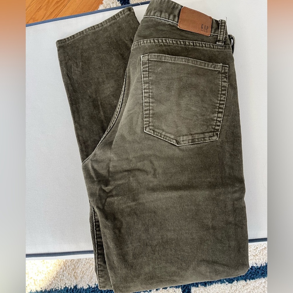 GAP mens olive green corduroys